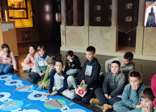 Fotografija 3 - Mali meštri: Šibenski osnovnoškolci gradili bunju u Muzeju grada Šibenika