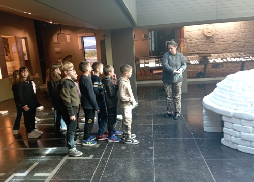 Fotografija 5 - Mali meštri: Šibenski osnovnoškolci gradili bunju u Muzeju grada Šibenika