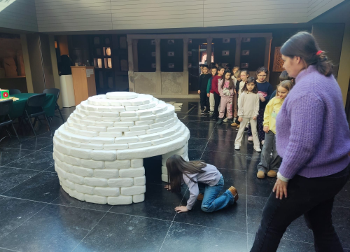 Fotografija 7 - Mali meštri: Šibenski osnovnoškolci gradili bunju u Muzeju grada Šibenika