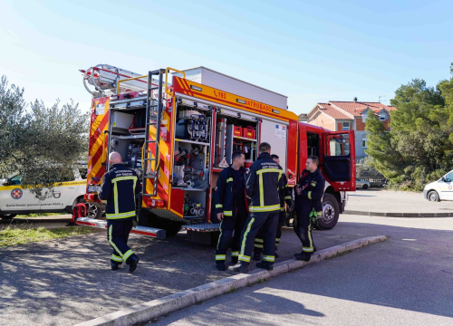 Fotografija 1 - Evakuirana OŠ Brodarica: Bez brige, to je bila samo vježba