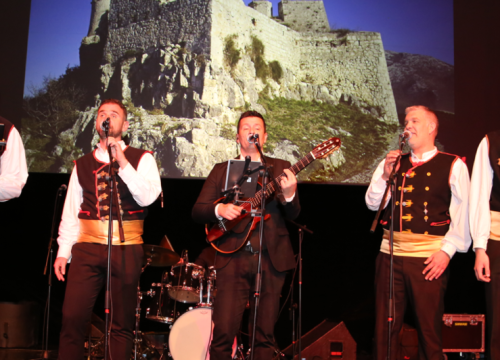 Klapa Sebenico predstavila novu pjesmu 'Dilija bi' na Večerima dalmatinske pisme
