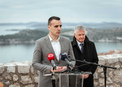 Fotografija 6 - FOTOGALERIJA Paško Rakić i službeno kandidat HDZ-a za župana, a ima i slogan: 'Vrime je da i županija uspije'