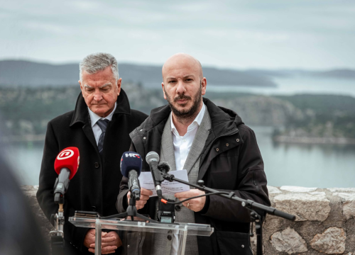 Fotografija 11 - FOTOGALERIJA Paško Rakić i službeno kandidat HDZ-a za župana, a ima i slogan: 'Vrime je da i županija uspije'