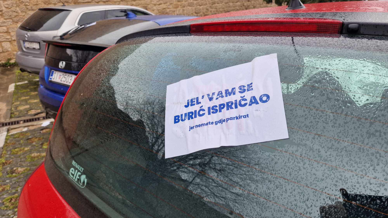 Gerilska akcija na parkingu Svete Nediljice