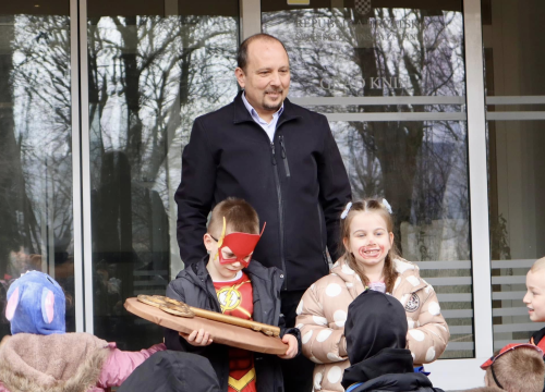 Fotografija 7 - Kninske maškare preuzele ključeve grada