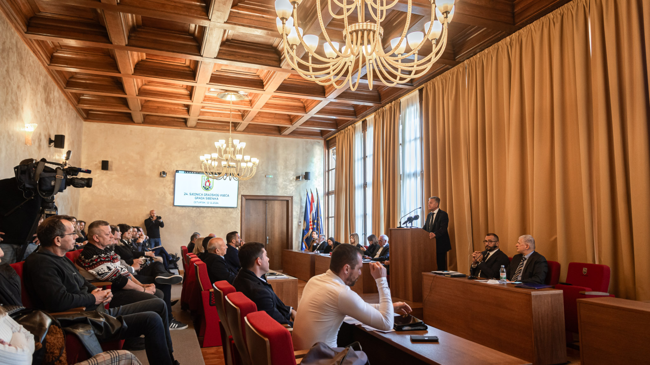 Batižele, Podi, nogostupi, prometna raskrižja, naručena pitanja: Aktualni sat od početka prerastao u predizborni skup