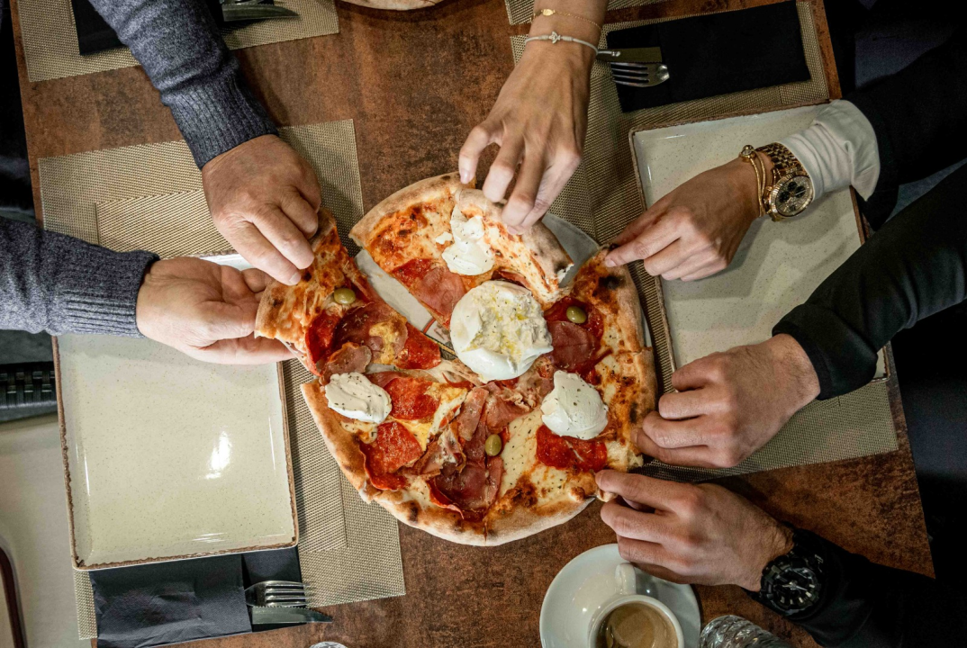 FOTO U Šarmu u Vodicama Dan žena slave tri dana, zaigrajte atraktivnu nagradnu igru!