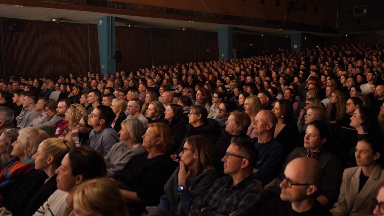Komedija ‘Dođi gola na večeru’ rasprodala dvoranu Studentskog centra u Zagrebu