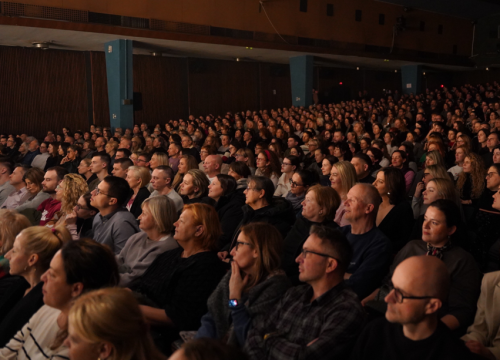 Fotografija 1 - Komedija ‘Dođi gola na večeru’ rasprodala dvoranu Studentskog centra u Zagrebu