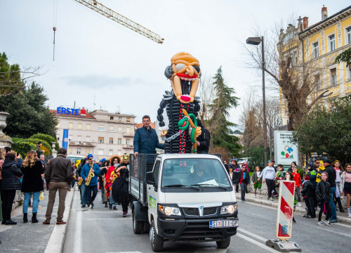 Zbog maškara u utorak privremena regulacija prometa u Šibeniku