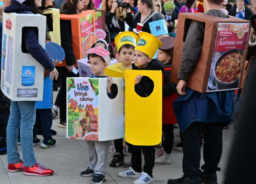 Fotografija 14 - Maškarana povorka prošla kroz grad (1)