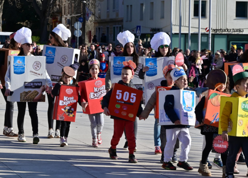 Fotografija 37 - Maškarana povorka prošla kroz grad (1)