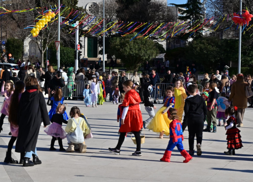 Fotografija 16 - Maškarana povorka prošla kroz grad (1)