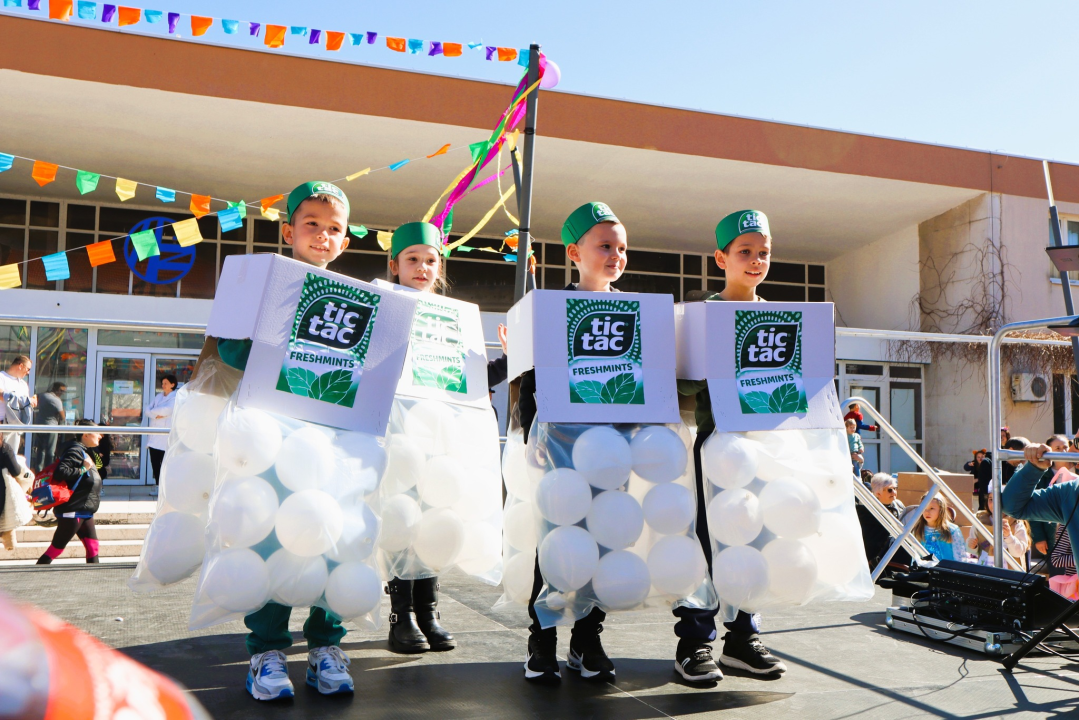 Vesela atmosfera: Velikoj maškaranoj povorci u Kninu pridružili se svi uzrasti