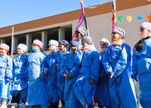 Fotografija 16 - Vesela atmosfera: Velikoj maškaranoj povorci u Kninu pridružili se svi uzrasti