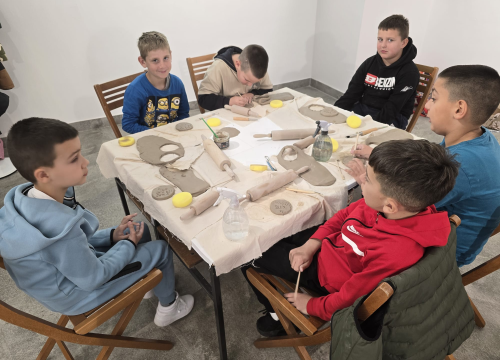 Fotografija 2 - Mali kipari: Školarci iz Unešića izrađivali predmete s motivima katedrale sv. Jakova