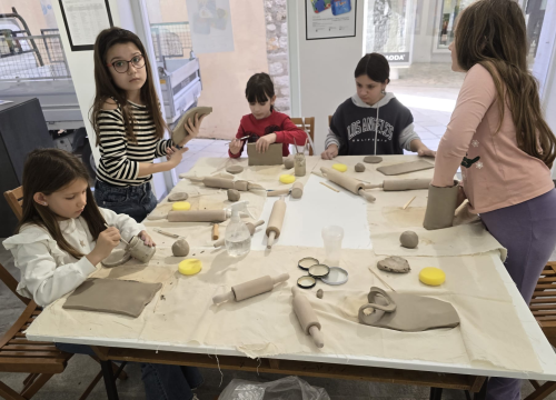 Fotografija 13 - Mali kipari: Školarci iz Unešića izrađivali predmete s motivima katedrale sv. Jakova