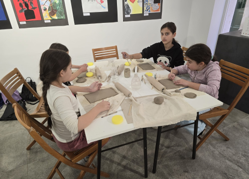 Fotografija 6 - Mali kipari: Školarci iz Unešića izrađivali predmete s motivima katedrale sv. Jakova