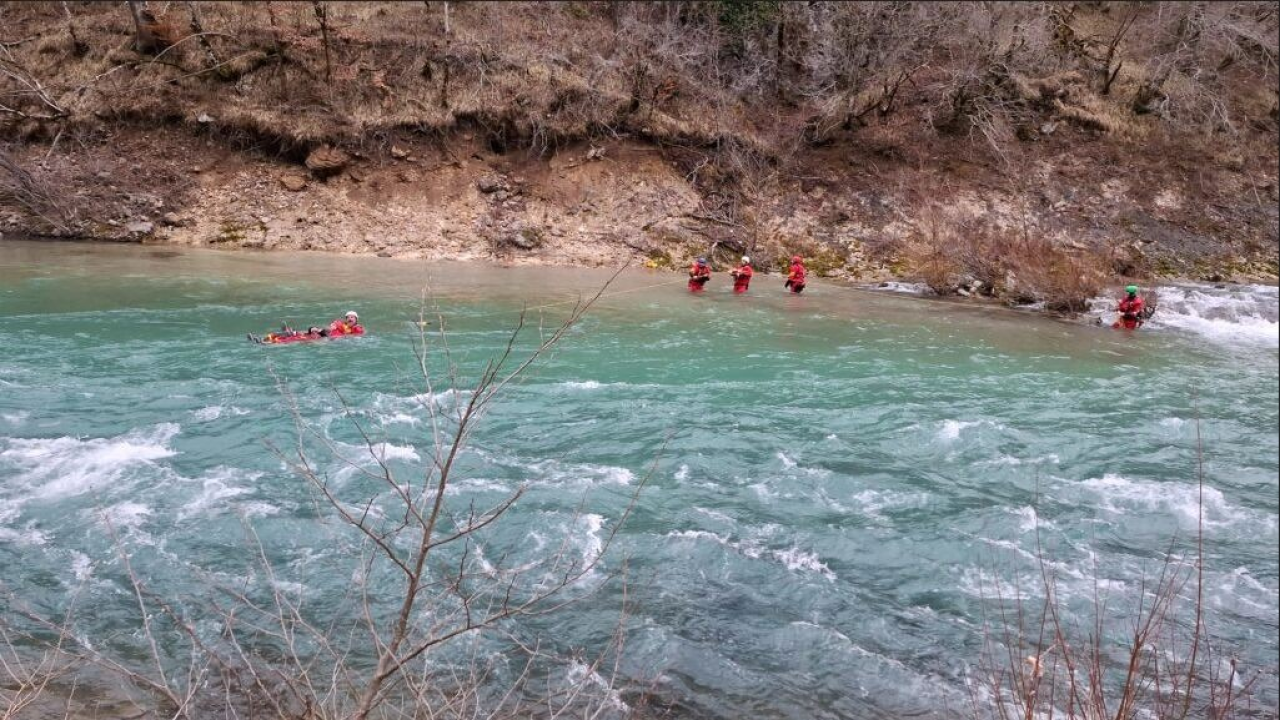 Iskusni šibenski HGSS-ovci usavršavali tehnike spašavanja u divljim vodama u BiH