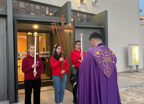 Fotografija 7 - Vjernici župe Svetog Jeronima okupili su se u molitvi križnog puta