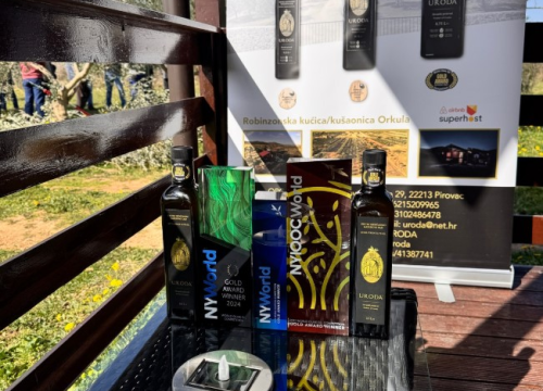 Fotografija 11 - Velik broj maslinara okupio se u Pirovcu na radionici rezidbe maslina