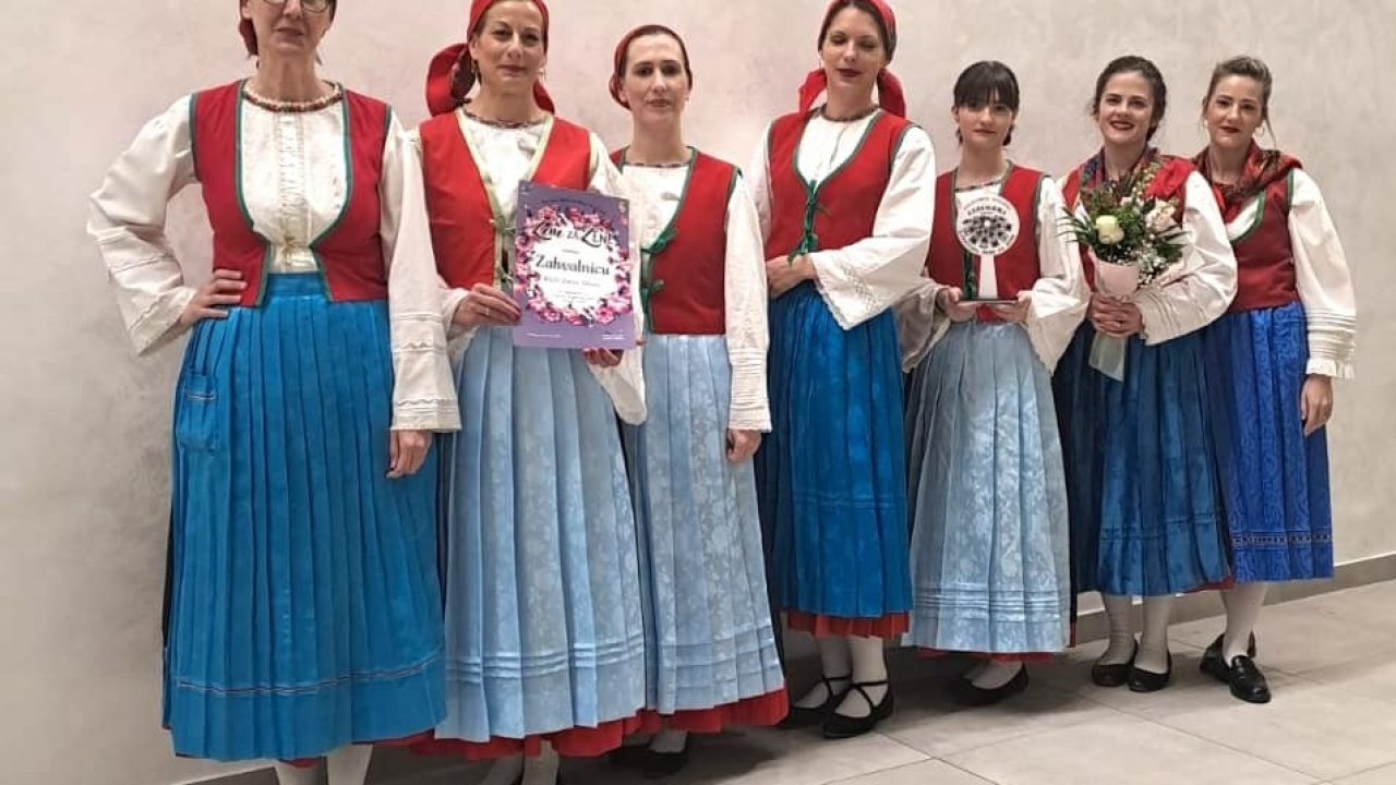 Cure iz murterskog KUD-a Zavor osvojile 3. mjesto na festivalu 'Žene za žene'