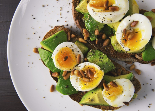 Gastroenterologinja dijeli tri najbolje opcije za prvi obrok u danu