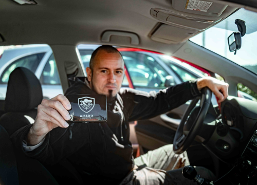 Korisna i legalna stvarčica: Denis Periša uskoro u prodaju pušta uređaj koji vozače upozorava na sve kamere u blizini