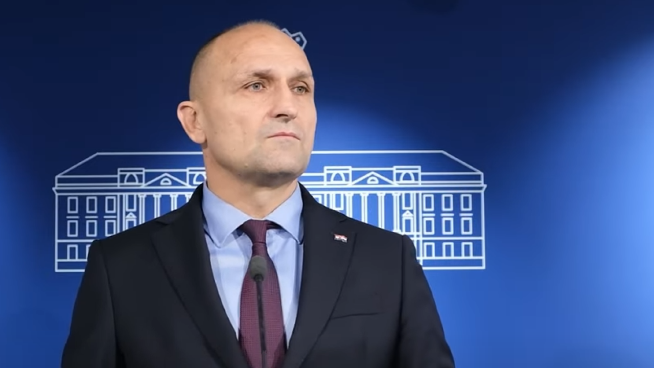 Ministar Anušić obilazit će sutra vojarne u Kninu