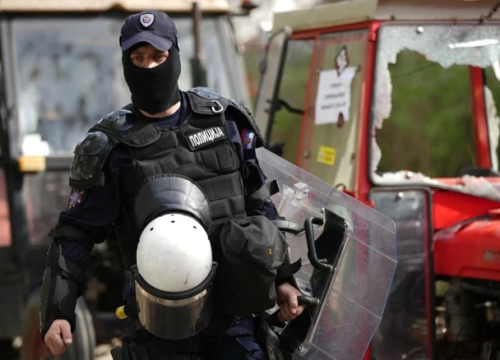 Uhićen vozač koji se zaletio u prosvjednike u Beogradu