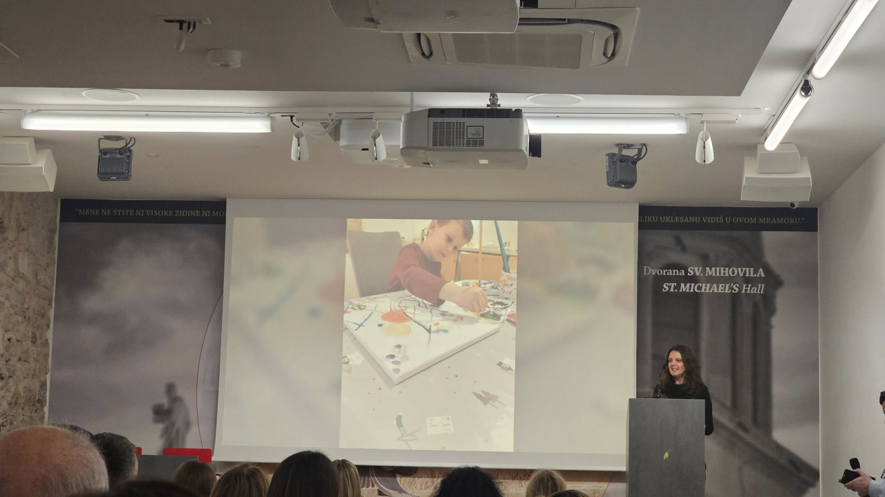 Andrija ima tek osam godina, a u Šibeniku je otvorio svoju prvu izložbu: 'Slikam od četvrte godine'