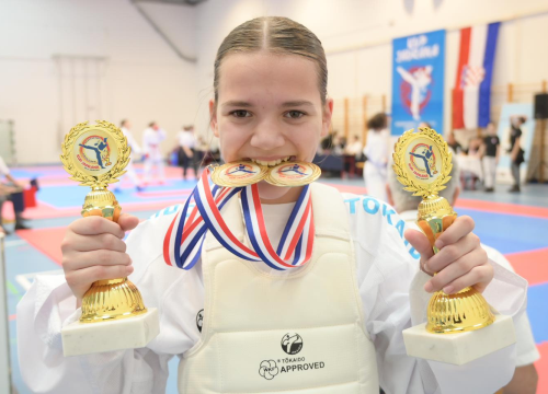 Fotografija 3 - FOTO: Karate klub Okit drugi ukupno na 'Kupu Jadrana' sa 37 medalja