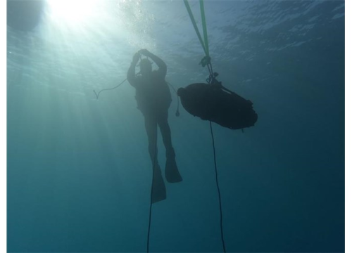 Fotografija 2 - Kraj otoka Mažirina uništene dvije avionske bombe iz Drugog svjetskog rata
