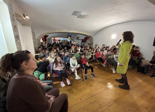 Fotografija 21 - Mali lutkari iz šibenskih vrtića u Art podrumu održali smotru dječjih lutkarskih igrokaza