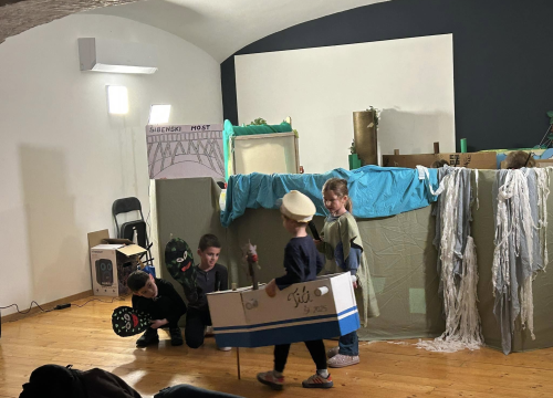 Fotografija 7 - Mali lutkari iz šibenskih vrtića u Art podrumu održali smotru dječjih lutkarskih igrokaza