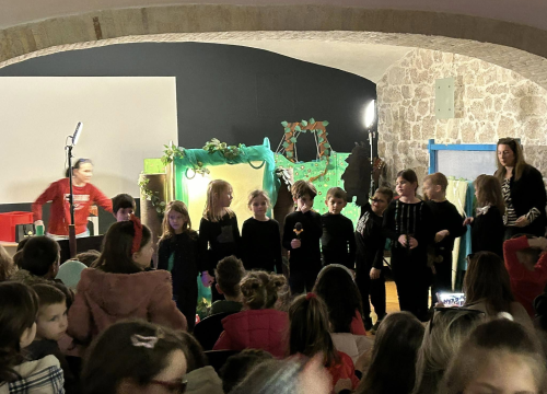 Fotografija 3 - Mali lutkari iz šibenskih vrtića u Art podrumu održali smotru dječjih lutkarskih igrokaza