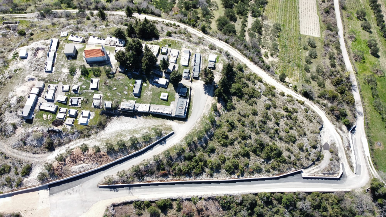 Potporni zid u Danilu, plato na zatonskom groblju i zid u Ulici sv. Spasa napokon su dovršeni