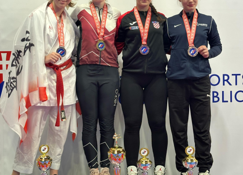 Fotografija 1 - Gabrijela Grubelić iz Karate kluba Okit srebrna na Grand Prix Slovakia