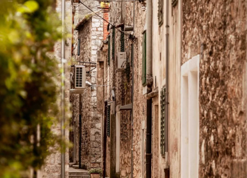 Fotografija 57 - Dolac – povijesna duša Šibenika s mediteranskim šarmom