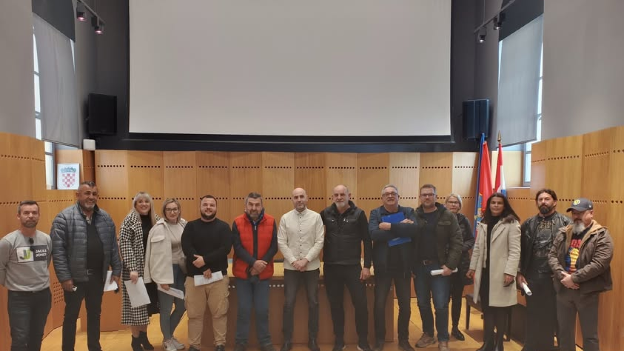 U Skradinu potpisani ugovori o sufinanciranju kulturnih, sportskih i društvenih udruga