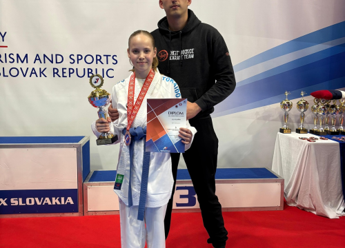 Fotografija 4 - Vodička karatašica Lili Klarin brončana u Slovačkoj, u kategoriji sa 55 natjecateljica