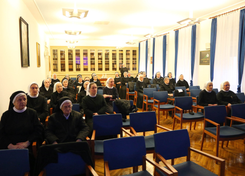 Fotografija 4 - U Šibeniku održan korizmeni susret biskupa i redovnica