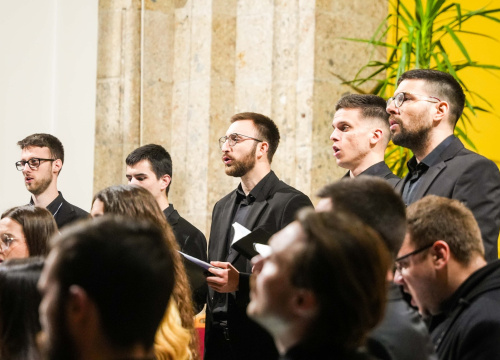 Fotografija 9 - Pučki pivači KBF-a korizmenim napjevima u drniškoj Gospi od Ružarija očarali prisutne