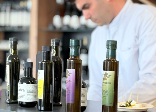 Fotografija 5 - Na radionici u Kistanjama polaznici učili o sljubljivanju sira i maslinovih ulja