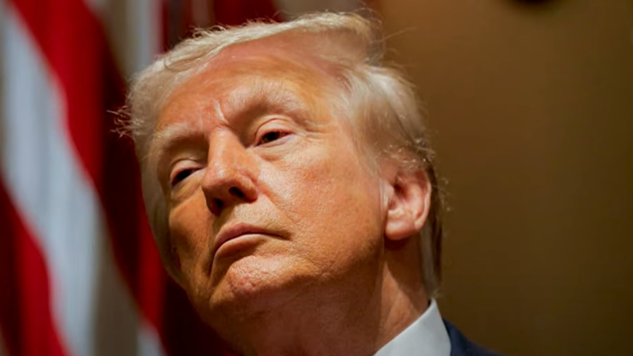 Trump traži da se zid na granici s Meksikom oboji u crno: 'Tako će biti prevruće penjati se preko njega'