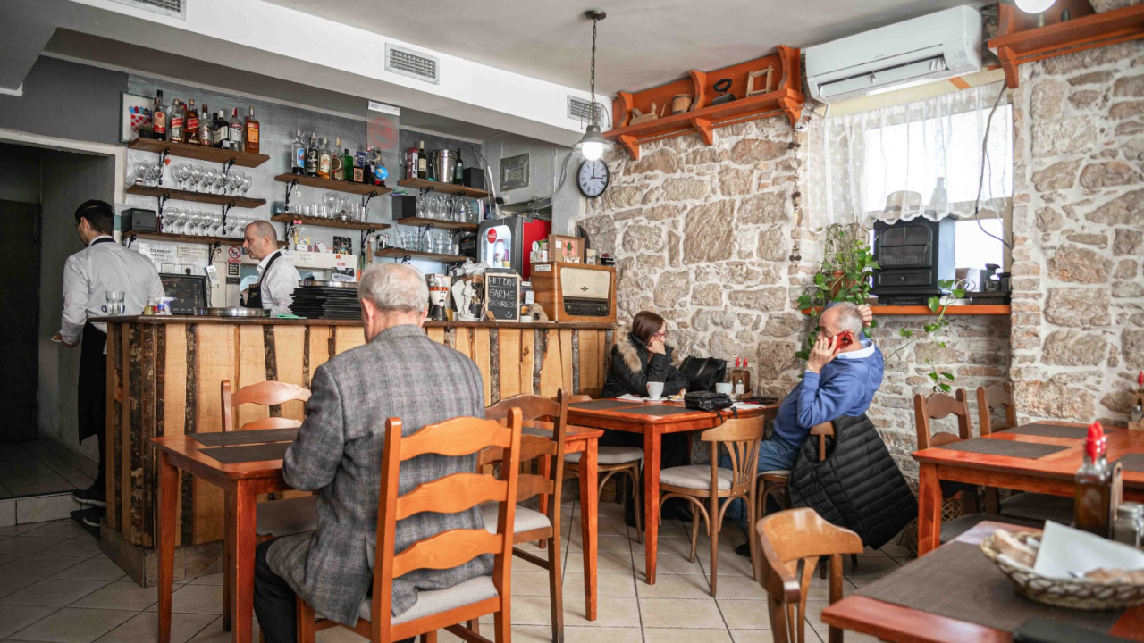 Uživajte u domaćoj spizi na novoj terasi Buffeta Šimun!