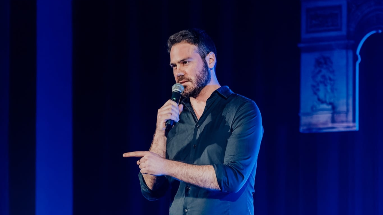 Ne propustite jedinstveni imitatorski stand-up show Danka Ažića u Mozartu!