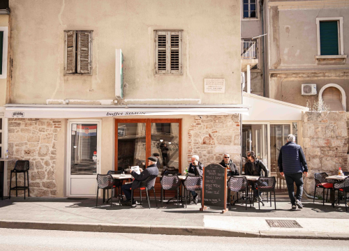 Fotografija 6 - FOTO Uživajte u domaćoj spizi na novoj terasi Buffeta Šimun!