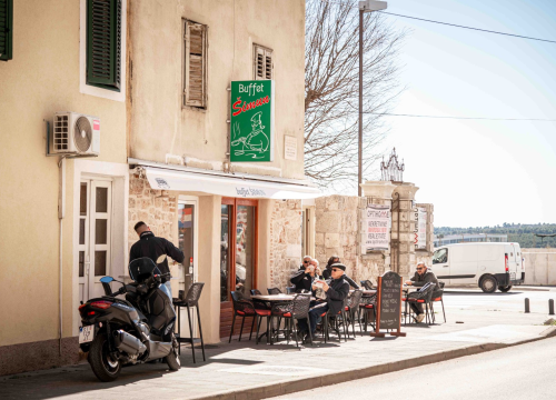 Fotografija 14 - FOTO Uživajte u domaćoj spizi na novoj terasi Buffeta Šimun!