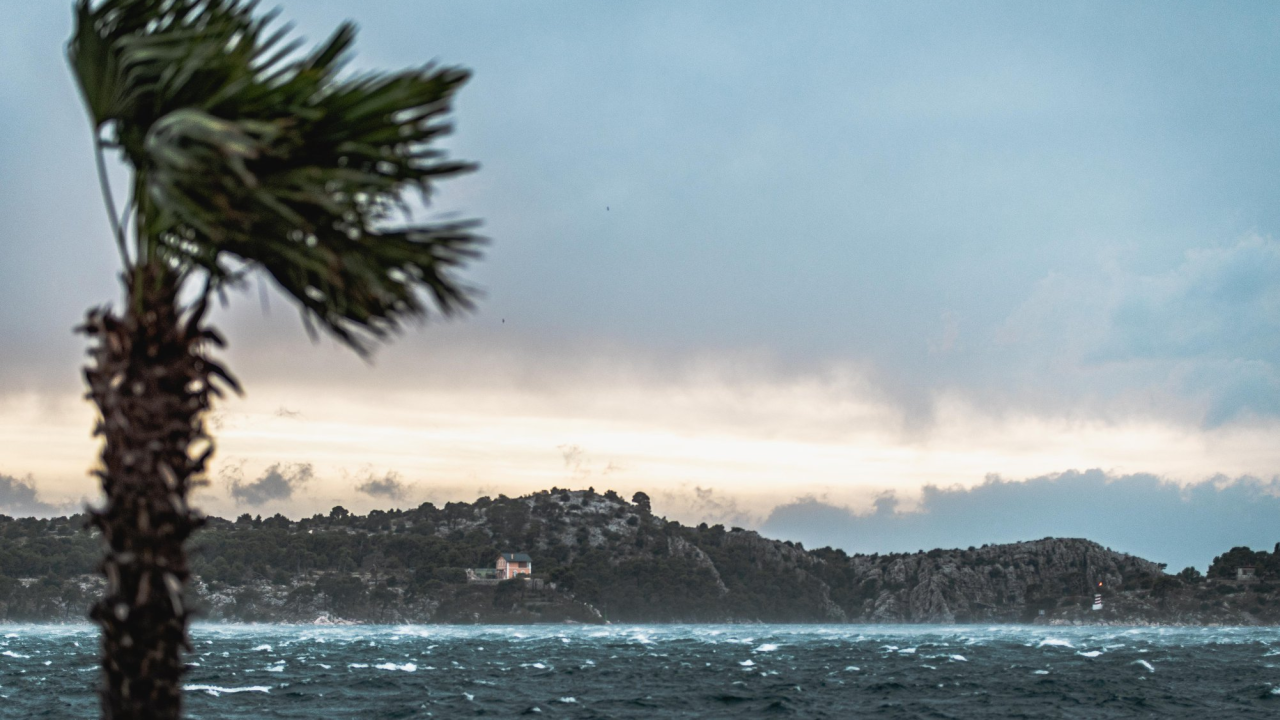 Zbog olujnog juga do nekih šibenskih otoka brod ne vozi